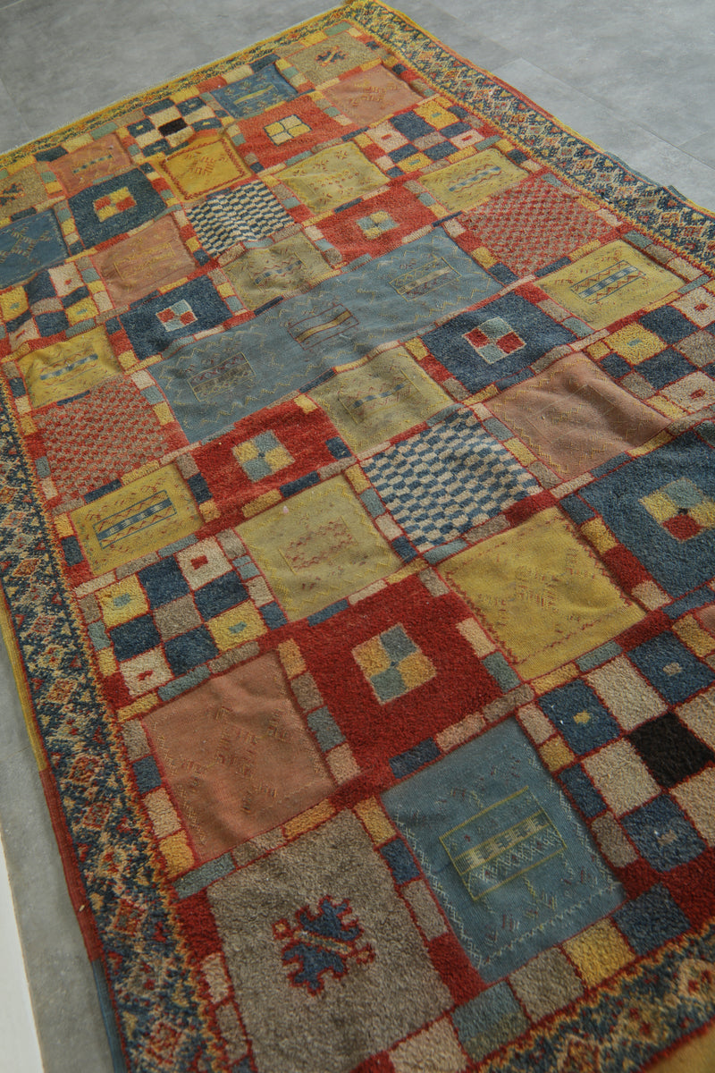 Handmade Moroccan geometric wool rug - 4.9 ft x 8.7 ft