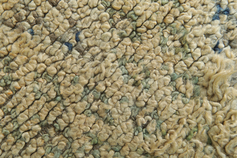 Moroccan Wool rug with beige base and soft geometric accents - 5.7 ft x 8.2 ft