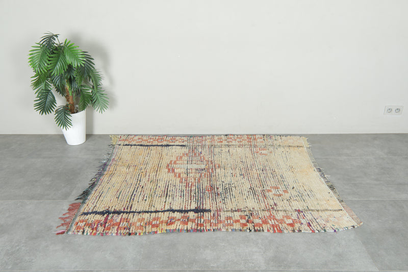 Traditional beige Moroccan rug - 4.3 ft x 5.5 ft