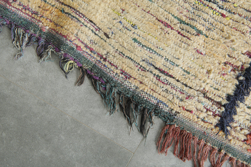 Traditional beige Moroccan rug - 4.3 ft x 5.5 ft