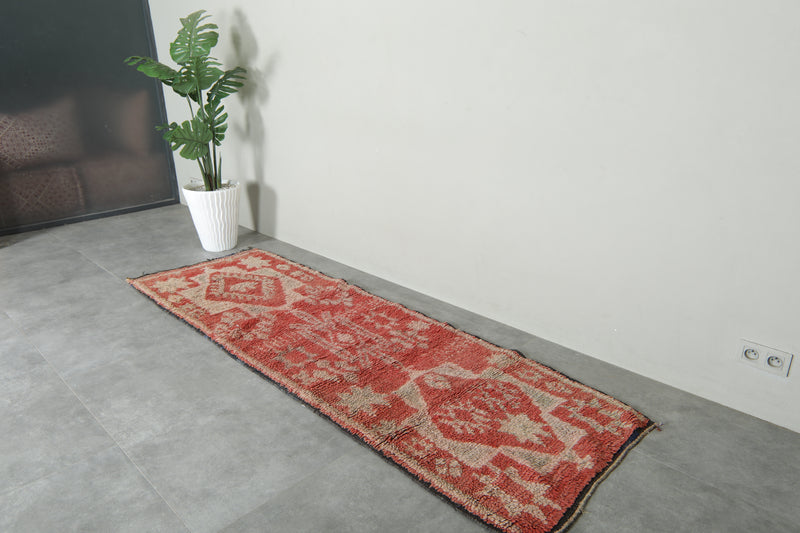 Geometric Moroccan runner rug - Red & beige wool - 2.9 ft x 9 ft