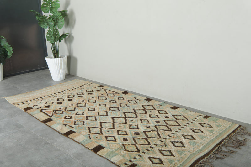 Geometric Moroccan handwoven wool rug - 4.7 ft x 9.5 ft