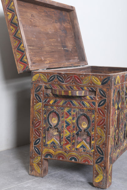 Vintage Moroccan chest  H 23.6 INCHES X W 29.9 INCHES X D 15.7 INCHES - wood chest