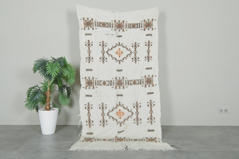 White & geometric Moroccan flatweave rug - 3.5 ft x 7.1 ft