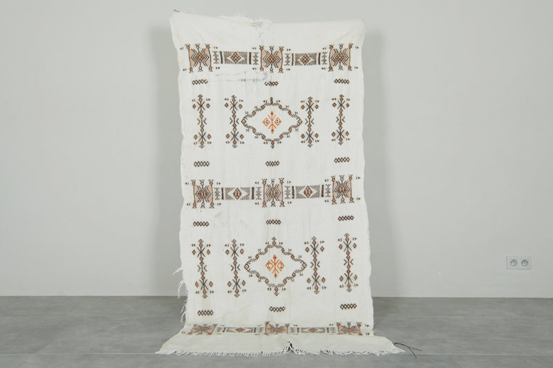 White & geometric Moroccan flatweave rug - 3.5 ft x 7.1 ft