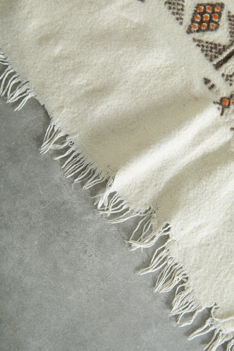 White & geometric Moroccan flatweave rug - 3.5 ft x 7.1 ft