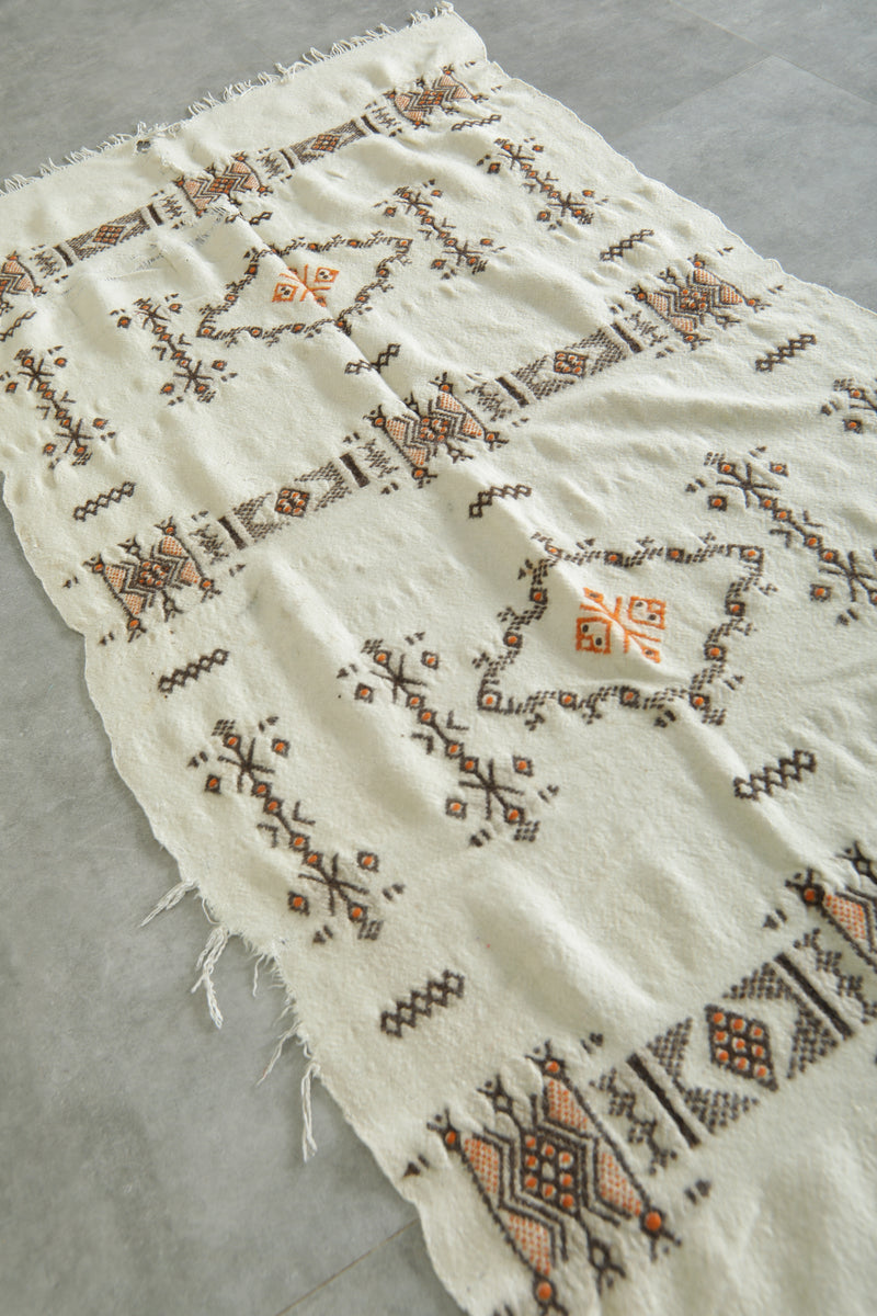 White & geometric Moroccan flatweave rug - 3.5 ft x 7.1 ft