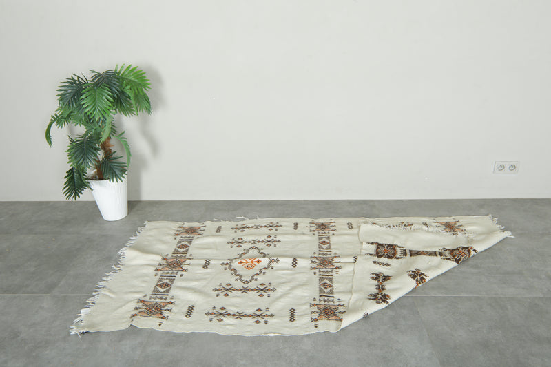 White & geometric Moroccan flatweave rug - 3.5 ft x 7.1 ft
