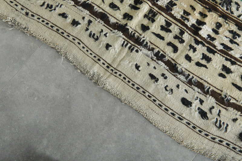 Flatwoven Moroccan tribal rug - Handwoven style - 4 ft x 8.9 ft