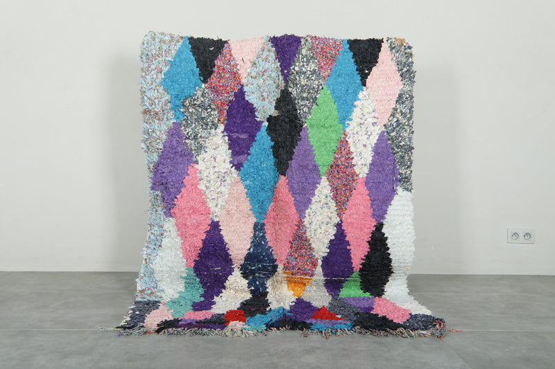 Moroccan boucherouite rug with diamond geometric design - 4.3 ft x 5.9 ft