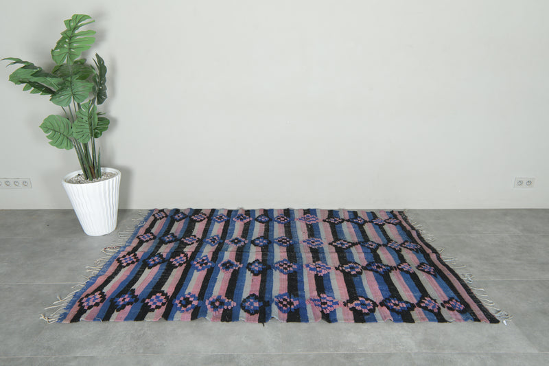 Geometric Moroccan flatwoven rug - 4.7 ft x 7.1 ft