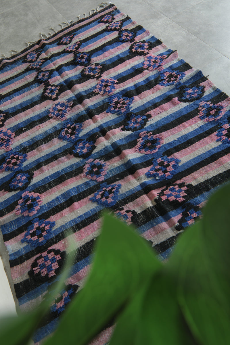 Geometric Moroccan flatwoven rug - 4.7 ft x 7.1 ft