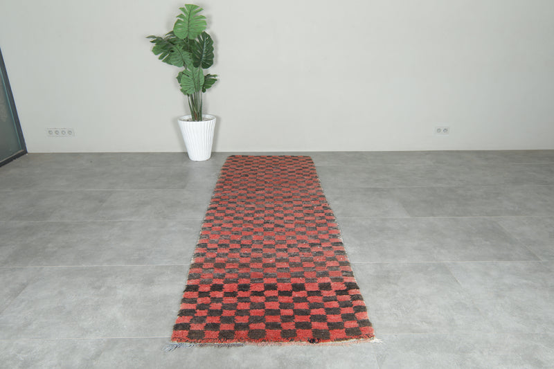 Runner Moroccan rug with checkered design - 3.2 ft x 9 ft