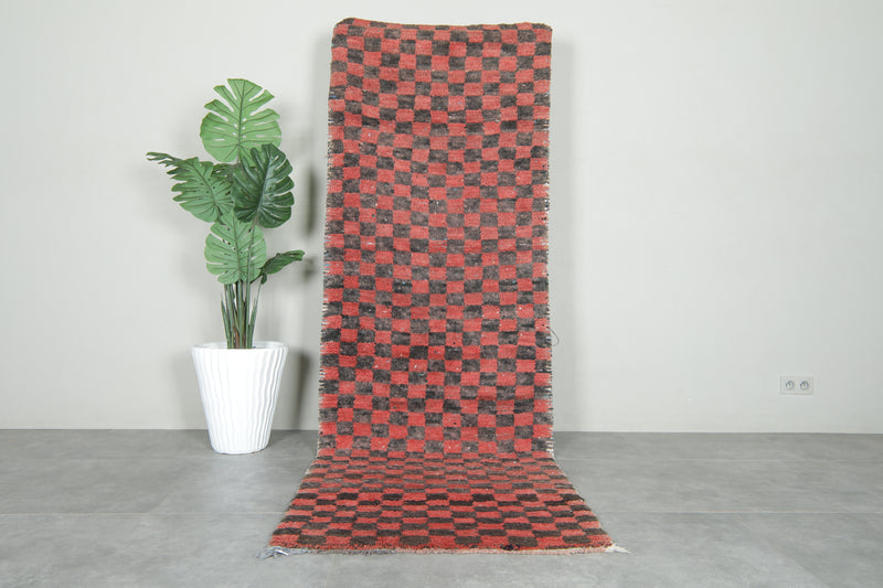 Runner Moroccan rug with checkered design - 3.2 ft x 9 ft