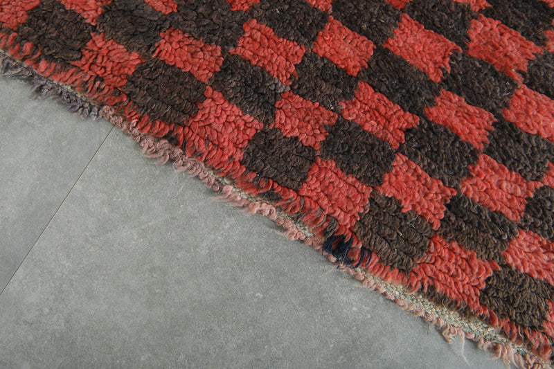 Runner Moroccan rug with checkered design - 3.2 ft x 9 ft