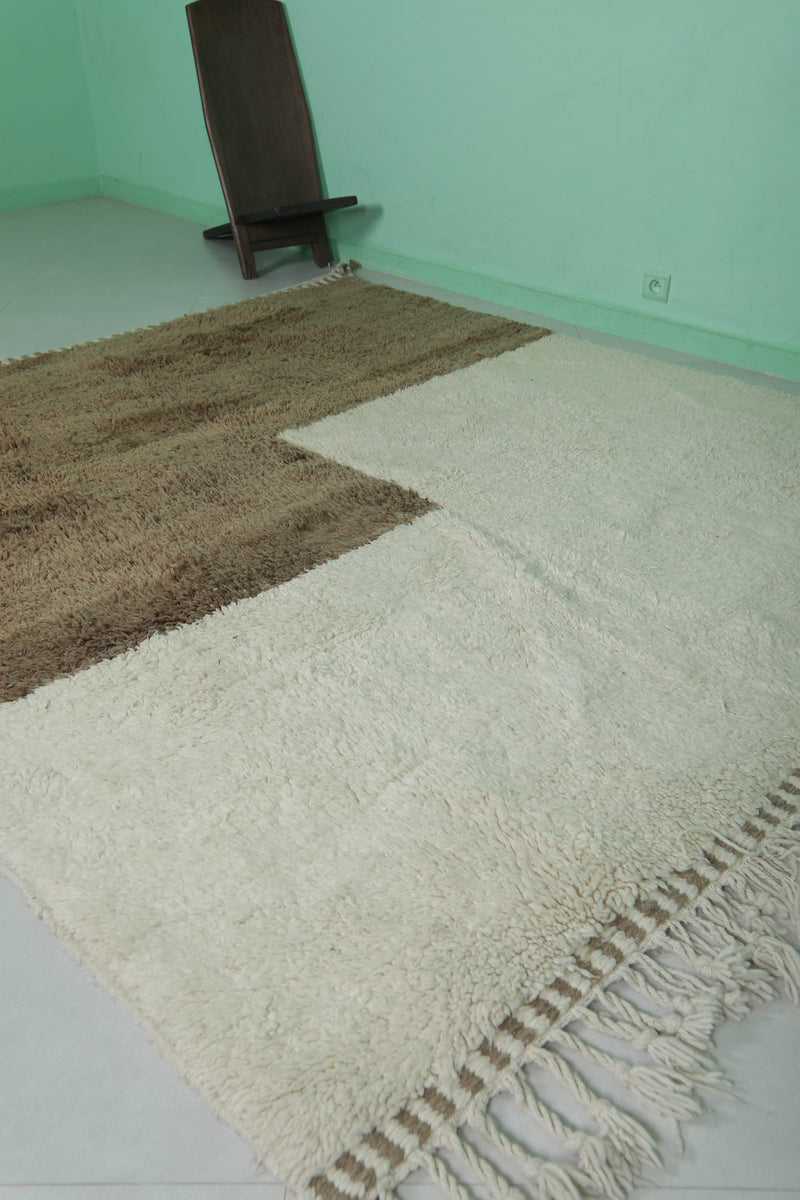 Beni ourain Moroccan rug - 7.2 x 8.2 ft | Handwoven two-tone elegance