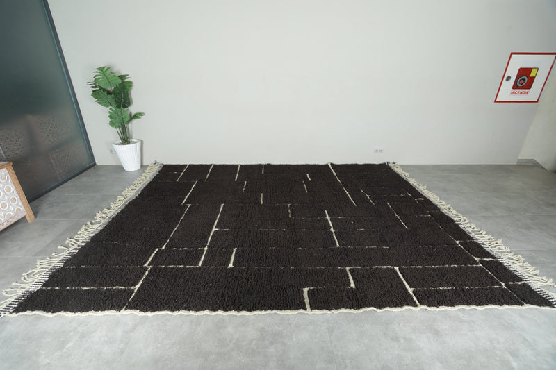 Custom Moroccan rug – Dark brown wool with white geometric lines