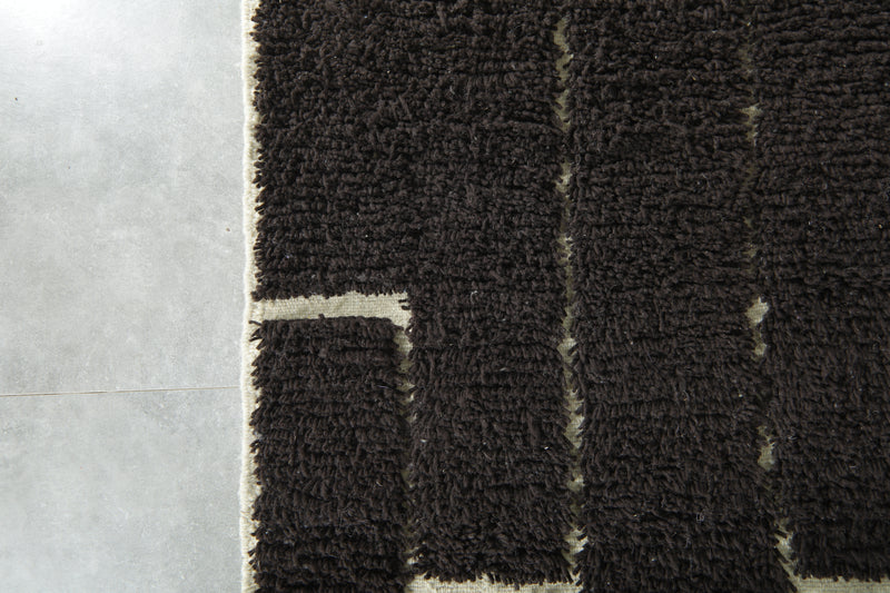 Custom Moroccan rug – Dark brown wool with white geometric lines