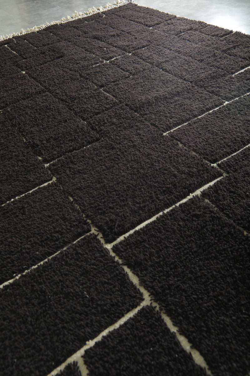 Custom Moroccan rug – Dark brown wool with white geometric lines