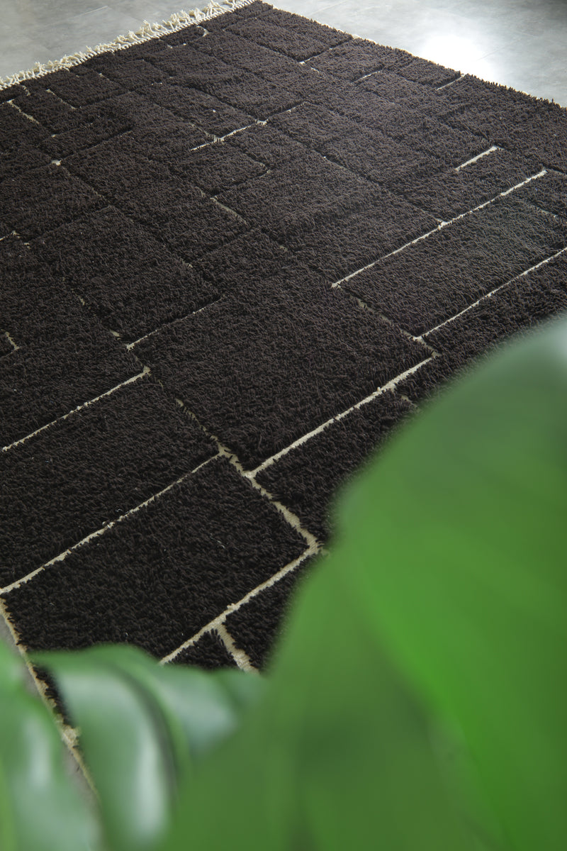 Custom Moroccan rug – Dark brown wool with white geometric lines