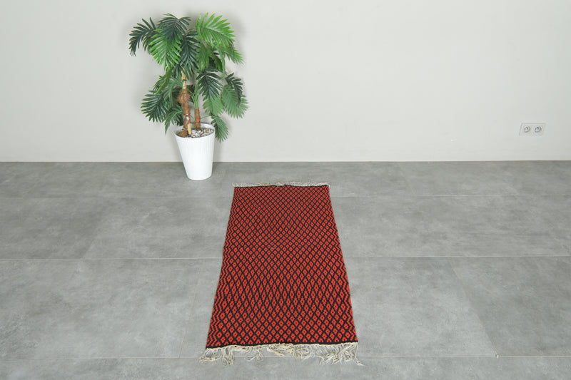Moroccan kilim flatweave rug – Red & black diamond pattern - 1.9 ft x 4.1 ft
