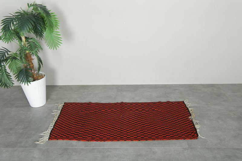 Moroccan kilim flatweave rug – Red & black diamond pattern - 1.9 ft x 4.1 ft