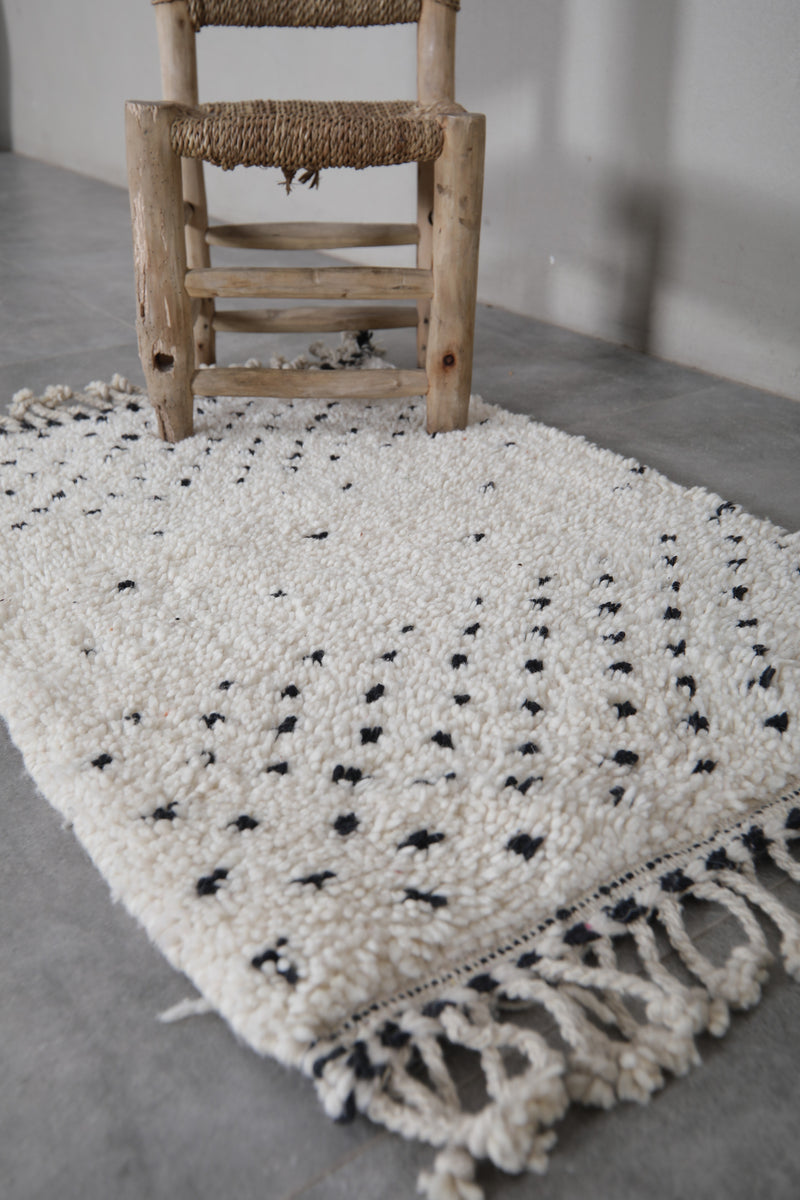 Tribal Moroccan rug - 2 x 2.9 Feet | Handmade berber carpet