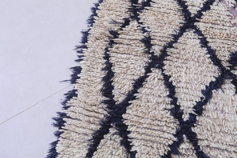 Moroccan Berber Rug – 2.5 x 8.1 Feet – Minimalist Black and White Diamond Design - Boucherouite Rugs