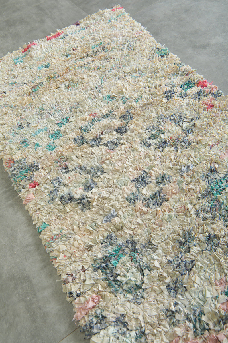 White Moroccan rug - 2.9 ft x 5.5 ft - Handwoven wool rug