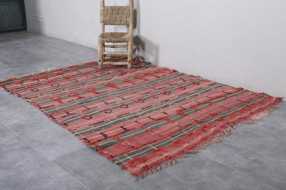 Moroccan rug 4.5 X 6 Feet