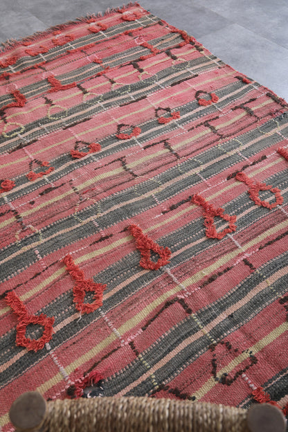 Moroccan rug 4.5 X 6 Feet