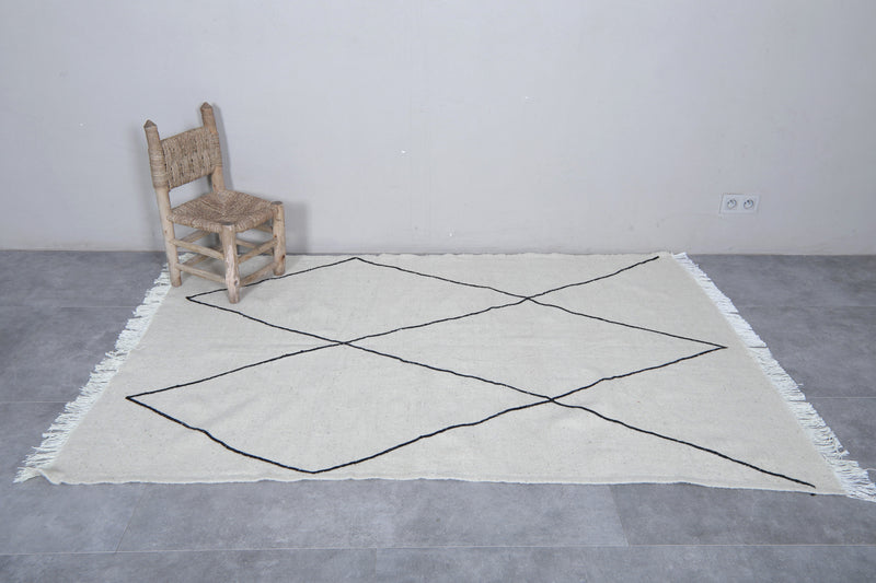 Moroccan Rug - Geometric Diamond Pattern 4.6 x 6.8 ft | Handwoven Wool - Flat woven rugs