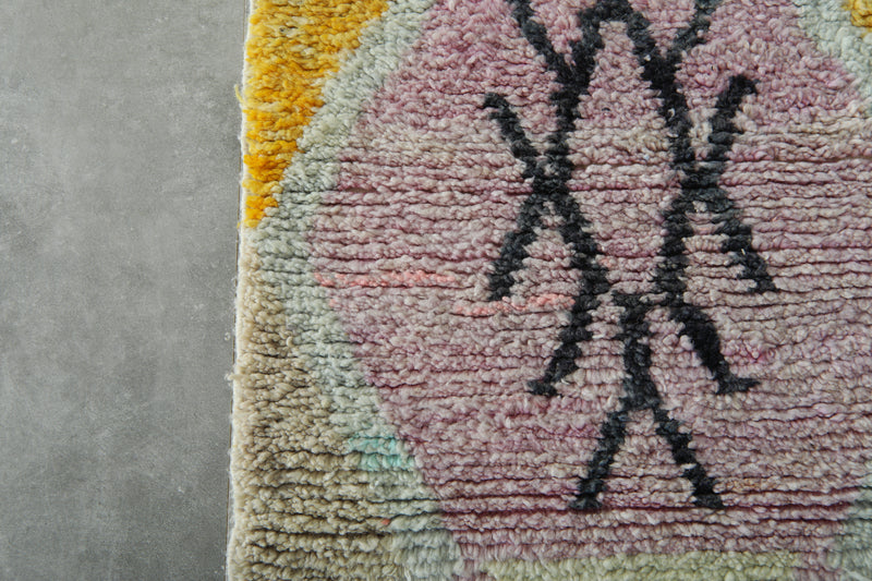 Handwoven Moroccan runner rug - Geometric azilal design - 2.4 ft x 9.8 ft