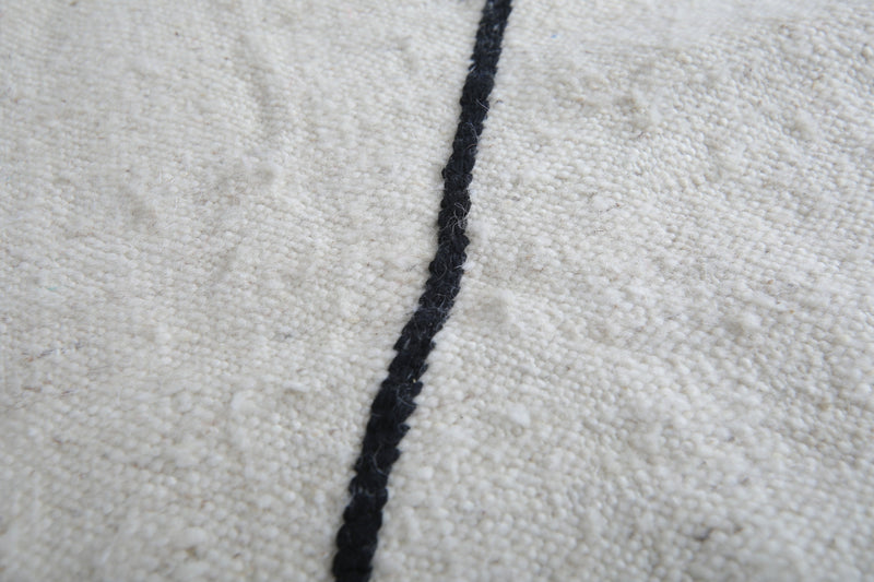 Moroccan Rug - Geometric Diamond Pattern 4.6 x 6.8 ft | Handwoven Wool - Flat woven rugs