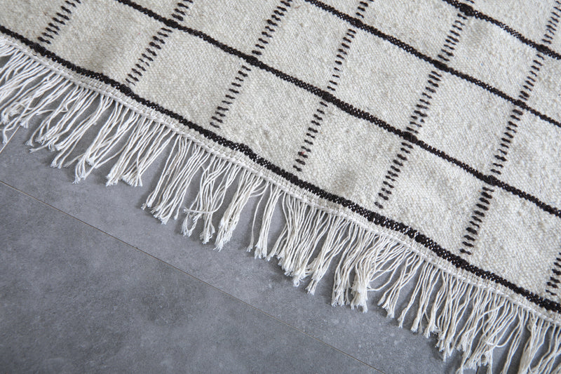Moroccan Rug - Large White Grid Pattern 9.3 x 12 ft | Handwoven Berber Carpet - Flat woven rugs