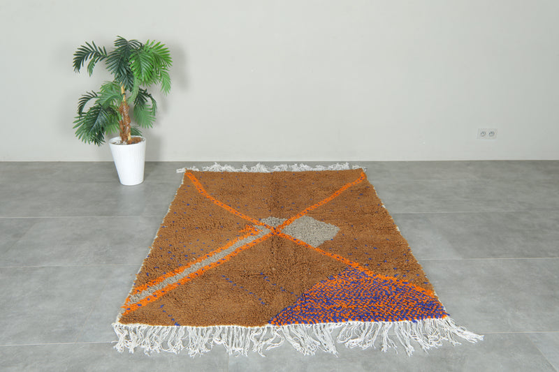 Brown handmade Moroccan berber rug - 4.5 ft x 6.2 ft