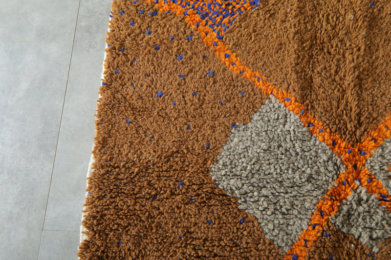 Brown handmade Moroccan berber rug - 4.5 ft x 6.2 ft