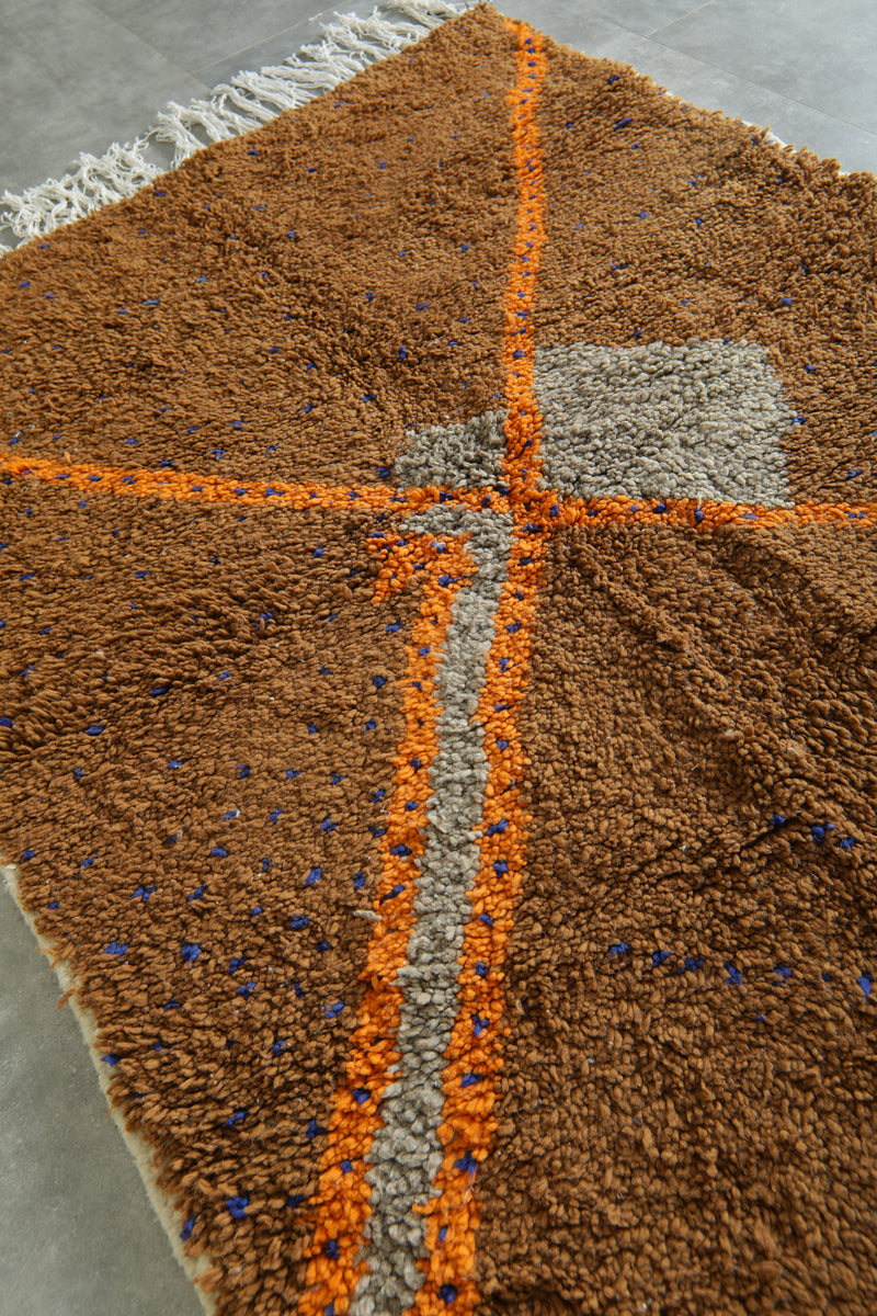 Brown handmade Moroccan berber rug - 4.5 ft x 6.2 ft