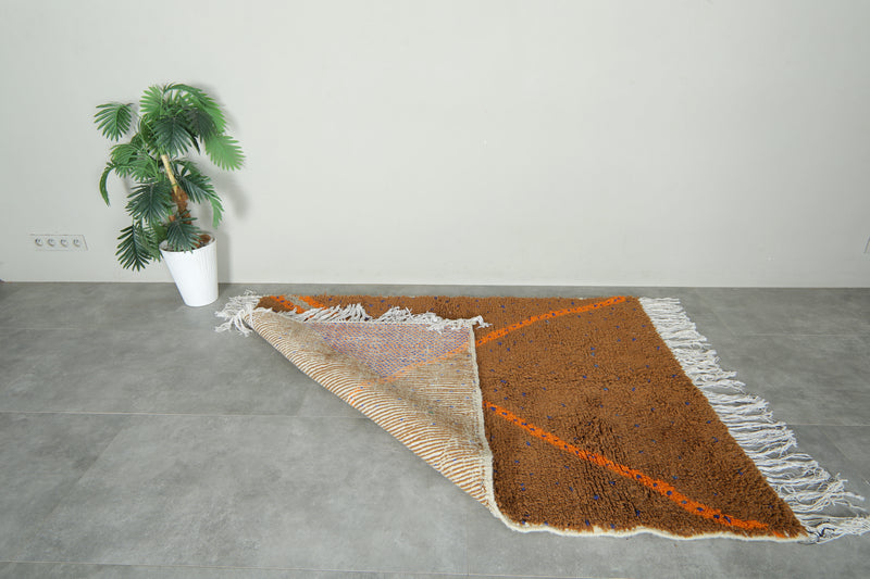 Brown handmade Moroccan berber rug - 4.5 ft x 6.2 ft