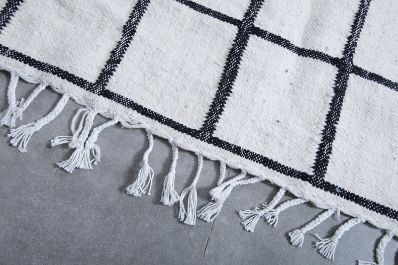 Moroccan Grid Pattern Rug - 7.8 X 13.5 Feet | Contemporary Design