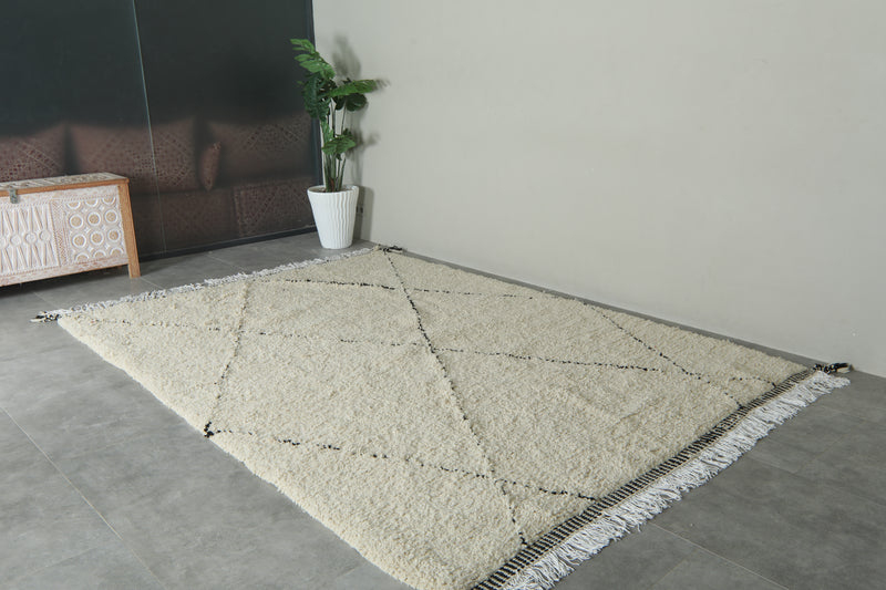 White Moroccan beni ourain rug with black diamond stripes - 7.4 FT X 10.5 FT