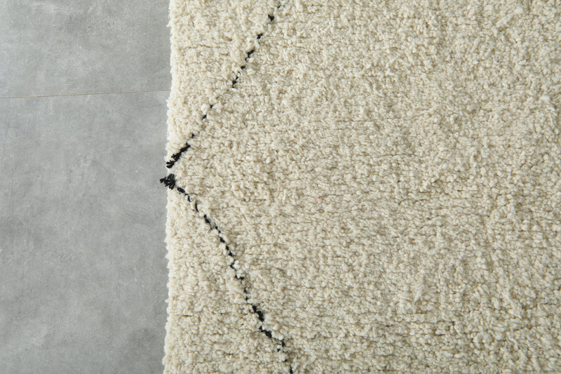 White Moroccan beni ourain rug with black diamond stripes - 7.4 FT X 10.5 FT