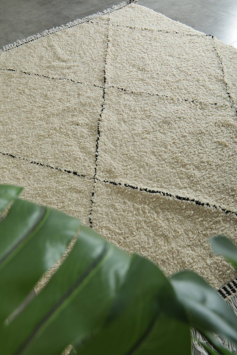 White Moroccan beni ourain rug with black diamond stripes - 7.4 FT X 10.5 FT
