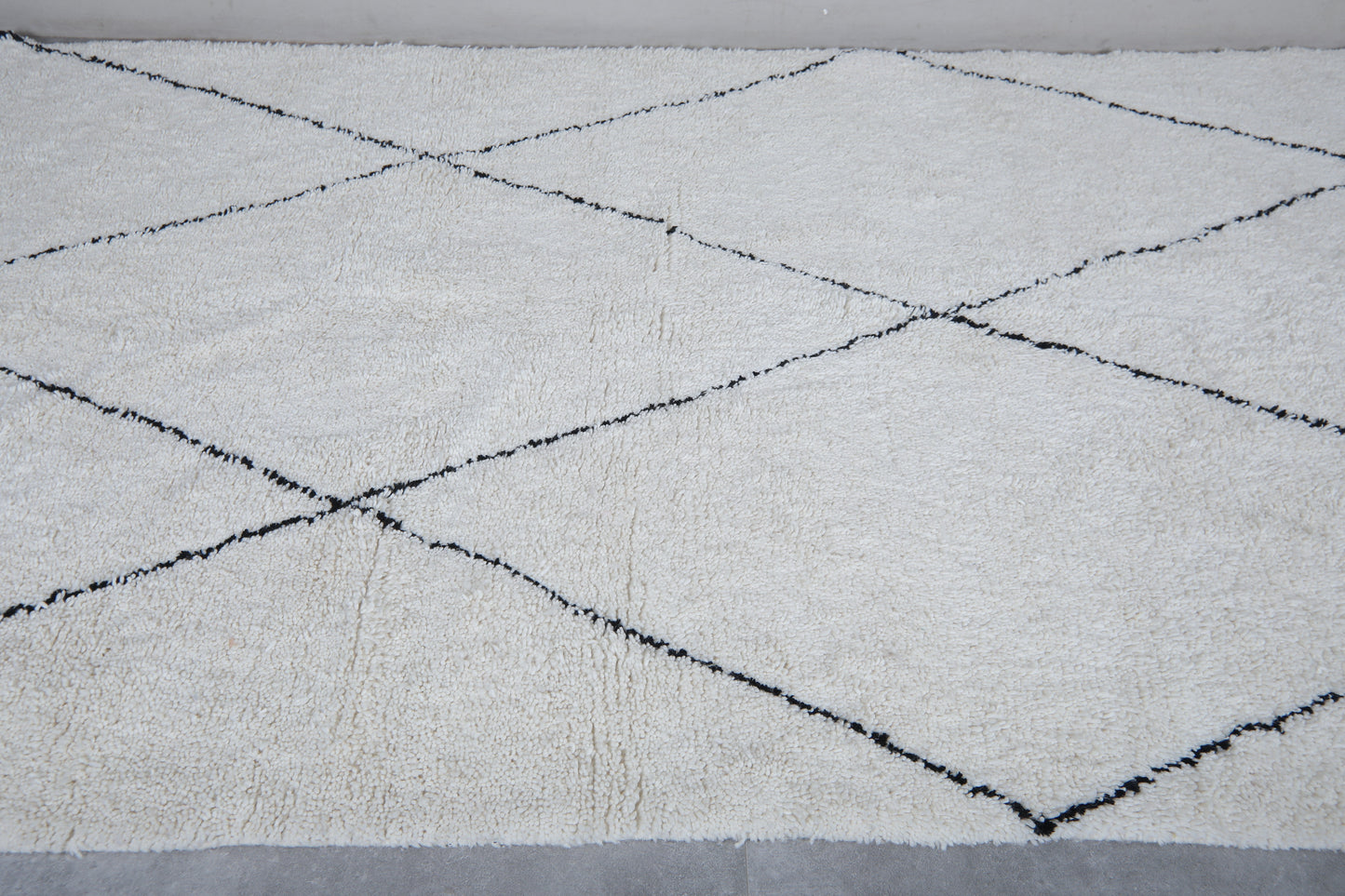 Moroccan rug 6.1 X 10.1 Feet