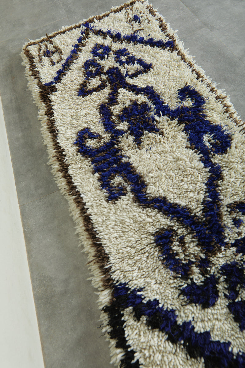 Handwoven boucherouite rug - 2.2 ft x 6.2 ft - Berber carpet