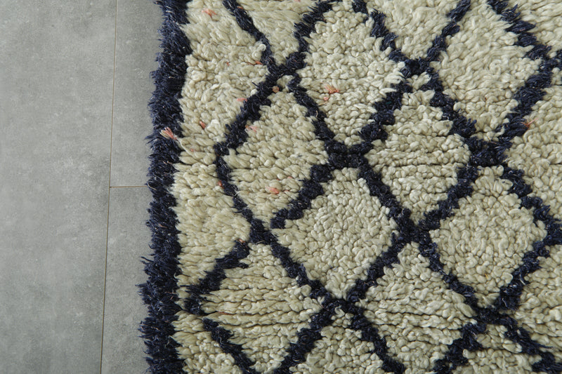 White & blue Moroccan azilal rug - 2.5 ft x 5.7 ft