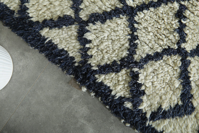 White & blue Moroccan azilal rug - 2.5 ft x 5.7 ft