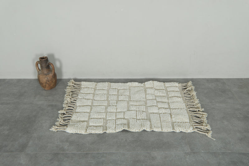 Small white Moroccan rug - Textured checkered pattern accent mat - 2.4 ft x 3.4 ft