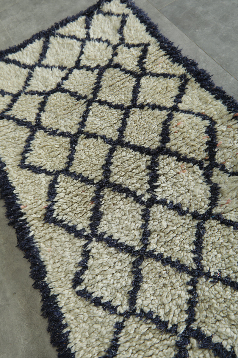 White & blue Moroccan azilal rug - 2.5 ft x 5.7 ft