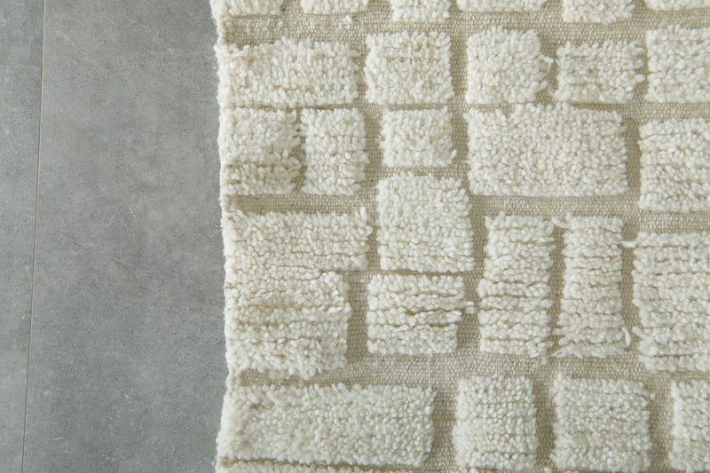 Small white Moroccan rug - Textured checkered pattern accent mat - 2.4 ft x 3.4 ft